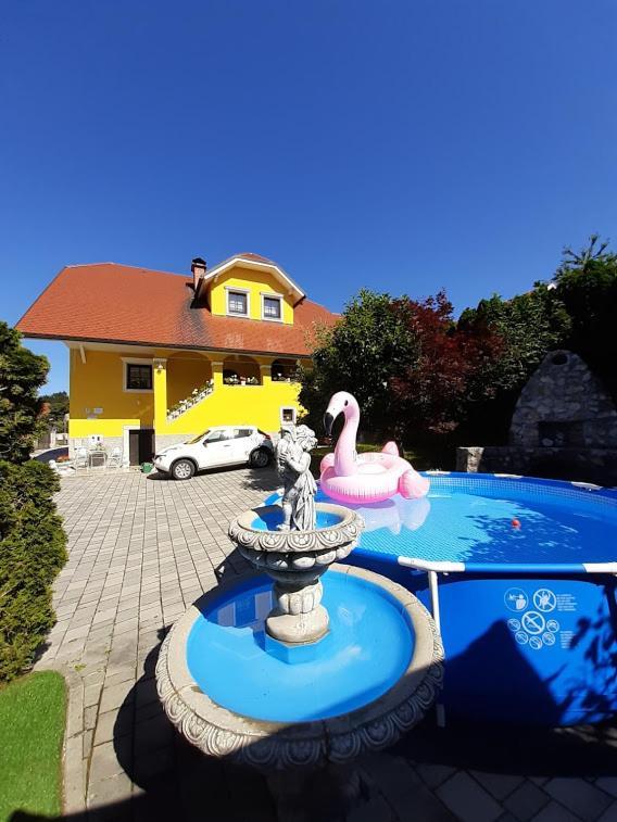 Apartma Ajda * Komenda